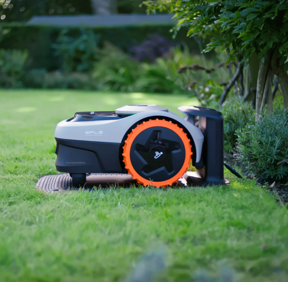 Laden Sie das Bild in Galerie -Viewer, Segway Mähroboter Navimow ohne Begrenzungskabel i105E für Mähfläche 500 m² (Versand Ende KW 19 !!!)