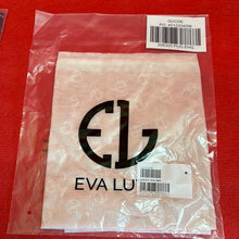 Lade das Bild in den Galerie-Viewer, EVA LUTZ Nicki-Tuch seidiger Griff 45x45cm Druck-Design
