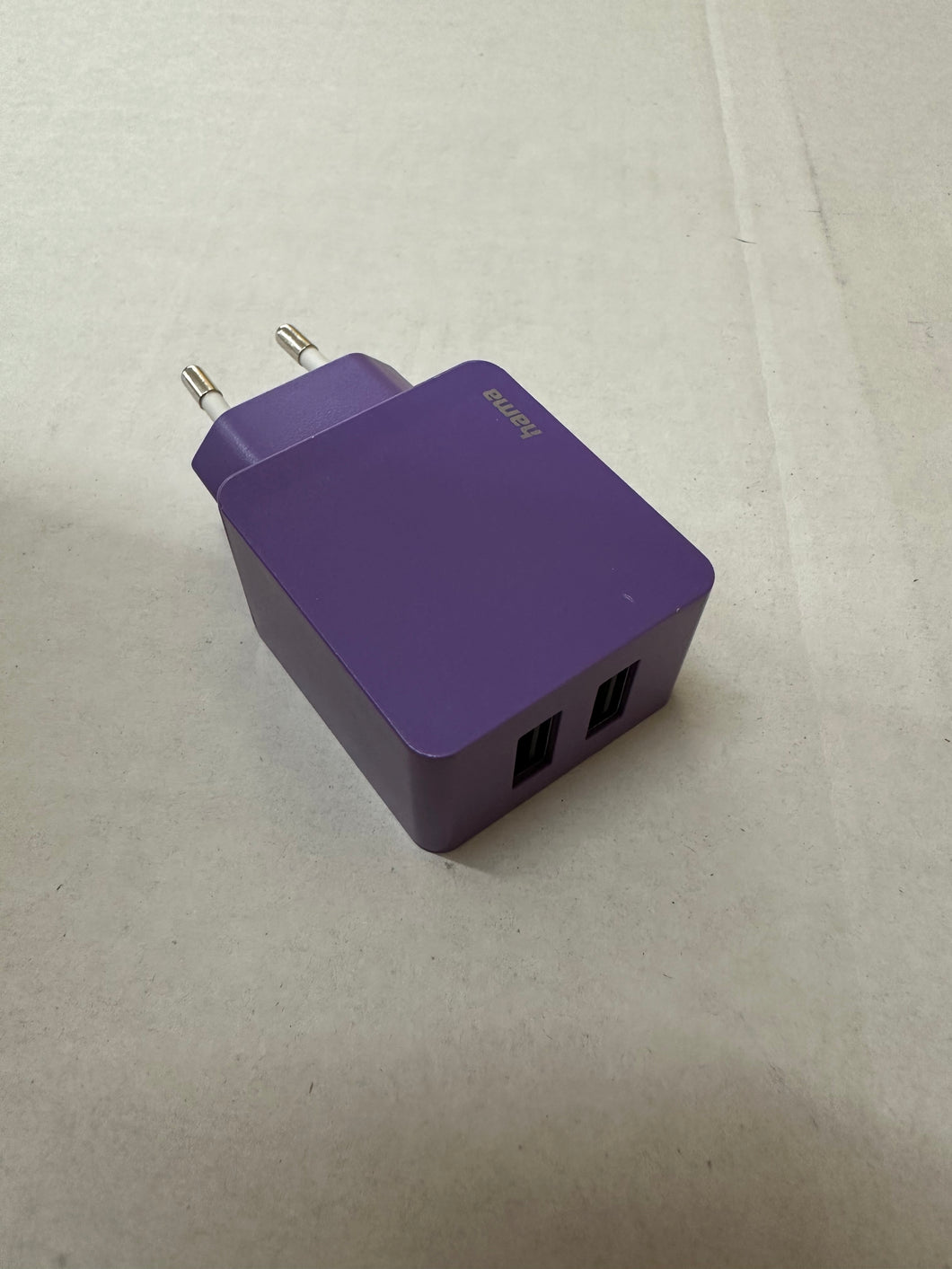 Hama Ladestecker für 2 USB Anschlüsse lila
