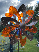 Lade das Bild in den Galerie-Viewer, Solar Windspiel Windrad, 40 cm
